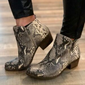 Lucky Brand Snakeskin Ankle Boots size 10